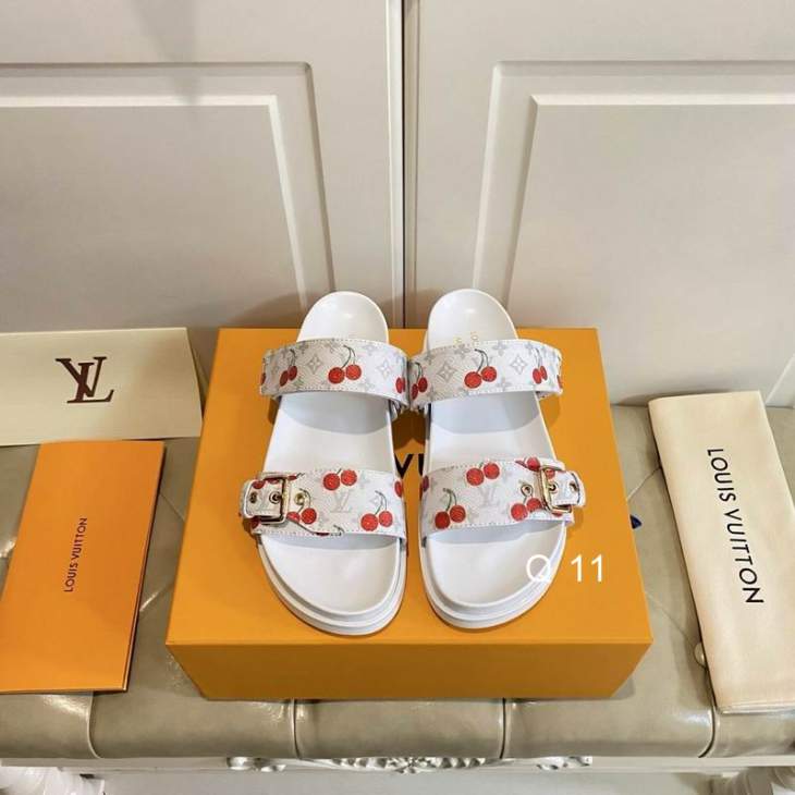 Picture of Louis Vuitton Slippers _SKULVsz35-40Y0702412